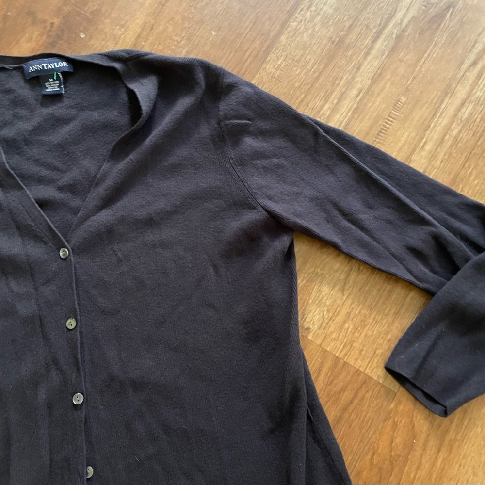 ✅SOLD✅Ann Taylor Black Cardigan sweater medium